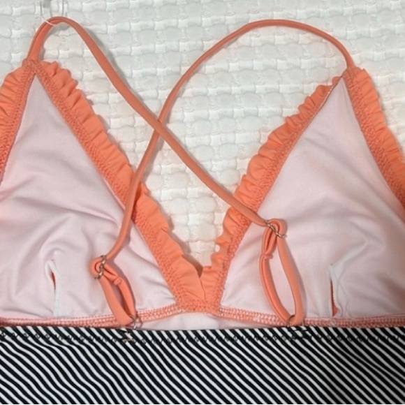 Beachsissi Peach Ruffled Black & White Stripes One-Piece Swimsuit M - Picture 5 of 10